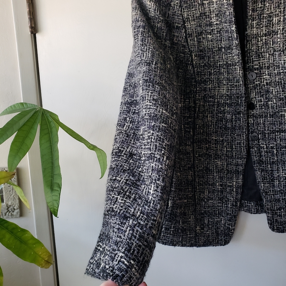Short tweed jacket - Picture 4 of 6